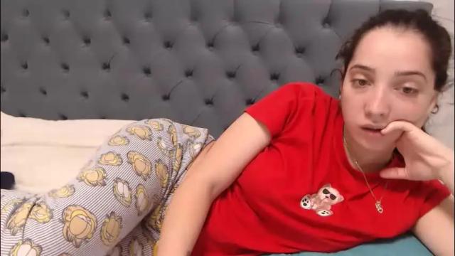 Image 3 of natalie_mia Stream on Chaturbate on 2 months ago