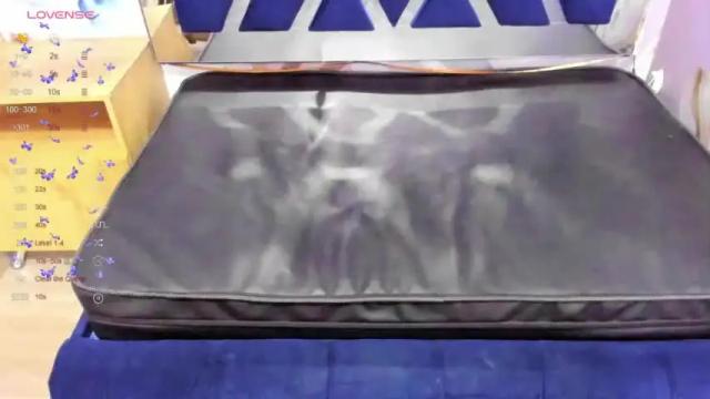 Image 2 of natalie_moree Stream on Chaturbate on 15 months ago