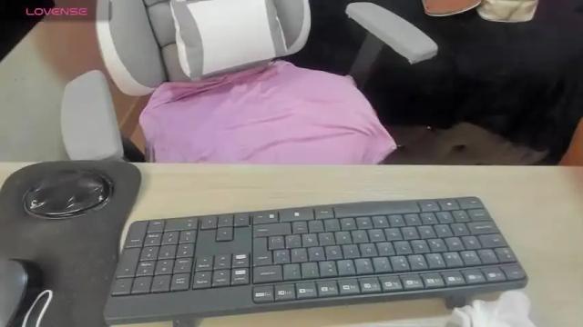 Image 3 of natalie_moree Stream on Chaturbate on 14 months ago