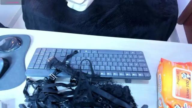 Image 4 of natalie_moree Stream on Chaturbate on 13 months ago