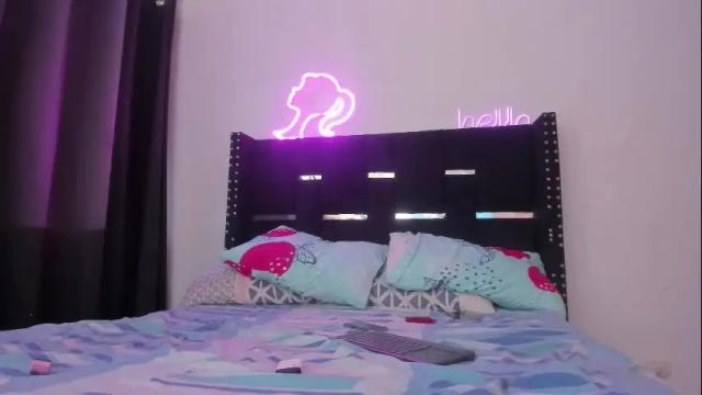 Image 3 of natalie_paris Stream on Chaturbate on 1 month ago