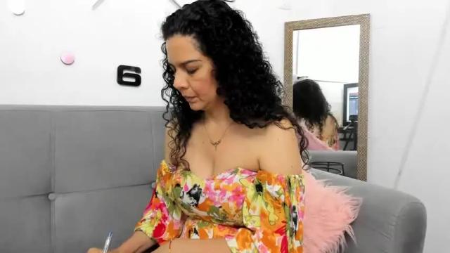 Image 3 of nataliemegan Stream on Chaturbate on 19 months ago