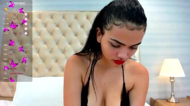 Image 6 of natalylambert Stream on Chaturbate on 19 months ago