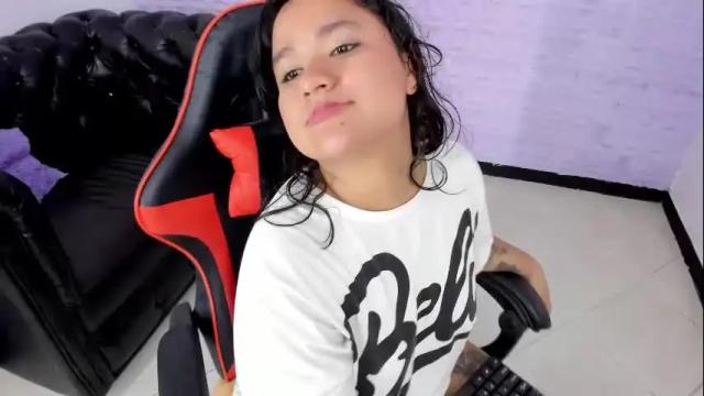 Image 2 of natasha_adams22 Stream on Chaturbate on 12 days ago