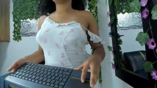 Image 11 of natasha_smith00 Stream on Chaturbate on 21 months ago