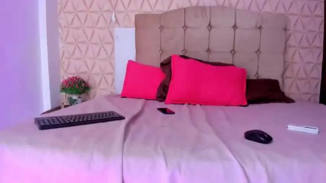 Image 12 of natasha_smith00 Stream on Chaturbate on 21 months ago