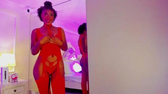 Image 2 of natashaamiller Stream on Chaturbate on 18 months ago
