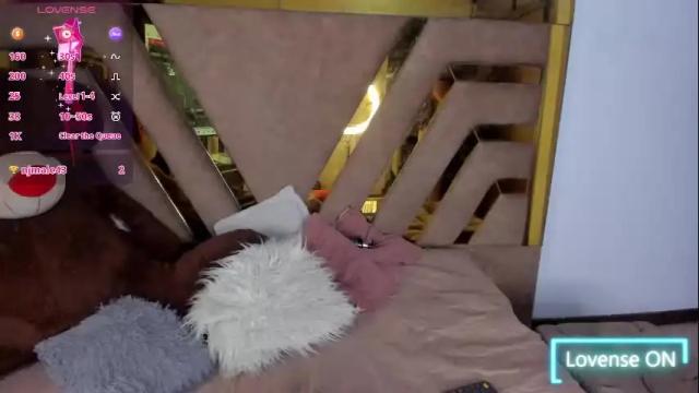 Image 2 of natashamendoza23 Stream on Chaturbate on 3 months ago