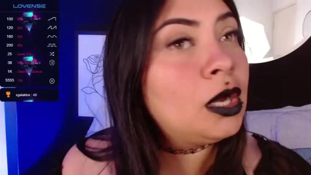 Image 8 of nath_golden Stream on Chaturbate on 19 months ago