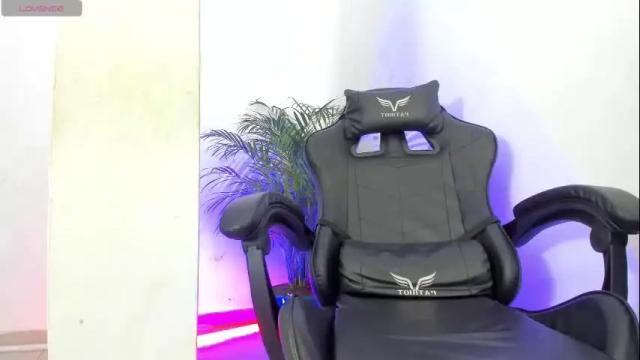 Image 12 of nathalia_isazax Stream on Chaturbate on 23 days ago