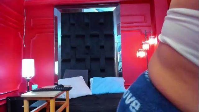 Image 12 of nathalie_rossel Stream on Chaturbate on 25 days ago