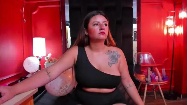 Image 6 of nathalie_rossel Stream on Chaturbate on 1 day ago