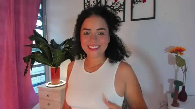 Image 2 of nathaliepresto Stream on Chaturbate on 16 months ago