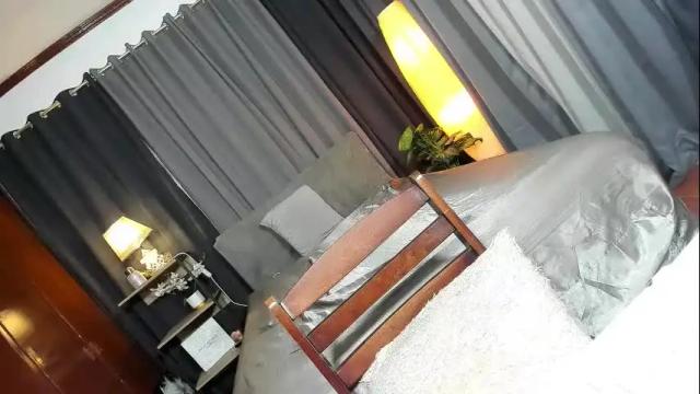 Image 12 of nathalieriches Stream on Chaturbate on 16 days ago