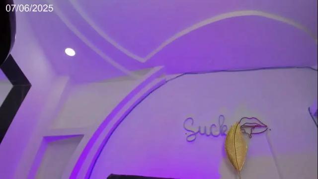 Image 11 of nathaly_laurent Stream on Chaturbate on 1 month ago