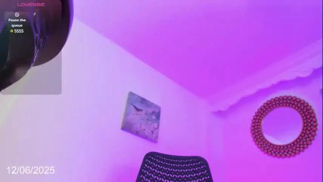 Image 4 of nathaly_laurent Stream on Chaturbate on 1 month ago