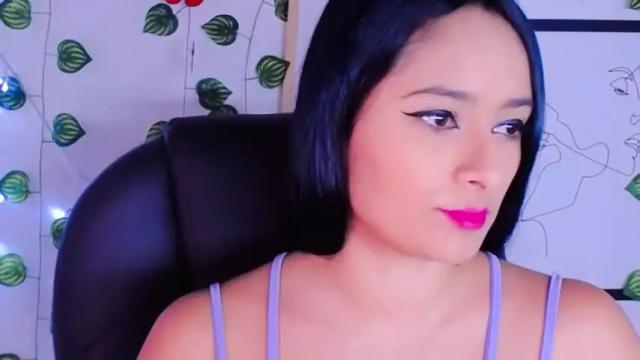 Image 2 of nattaliath Stream on Chaturbate on 16 months ago