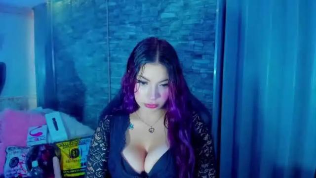 Image 2 of nattie_amber69 Stream on Chaturbate on 16 months ago