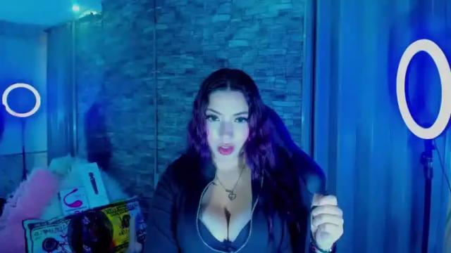 Image 2 of nattie_amber69 Stream on Chaturbate on 16 months ago