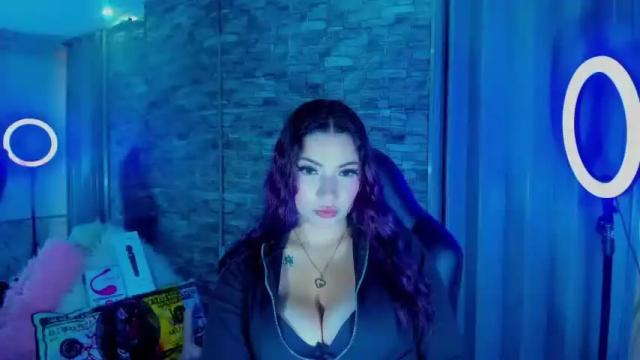 Image 4 of nattie_amber69 Stream on Chaturbate on 16 months ago