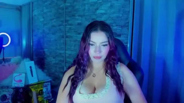 Image 2 of nattie_amber69 Stream on Chaturbate on 16 months ago