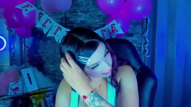 Image 2 of nattie_amber69 Stream on Chaturbate on 15 months ago