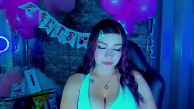 Image 3 of nattie_amber69 Stream on Chaturbate on 15 months ago