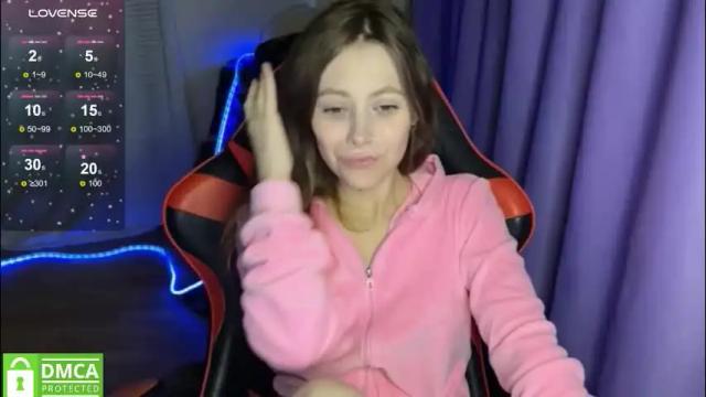 Image 2 of natural_babe666 Stream on Chaturbate on 1 month ago