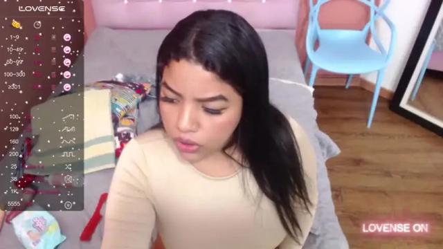 Image 11 of naturall_latina_ Stream on Chaturbate on 14 months ago