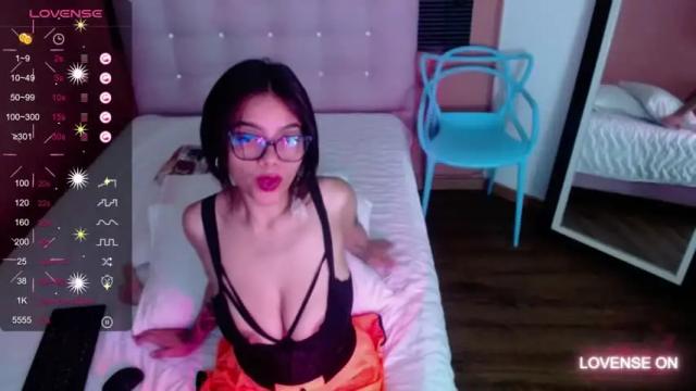 Image 3 of naturaltitss_ Stream on Chaturbate on 13 months ago