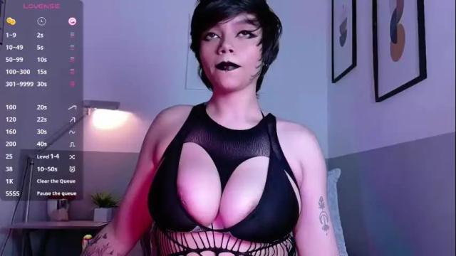 Image 12 of naturaltitss_ Stream on Chaturbate on 3 months ago