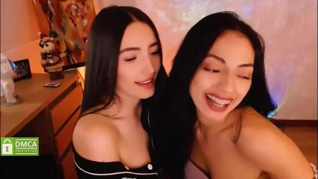 Image 4 of natval_ Stream on Chaturbate on 1 month ago