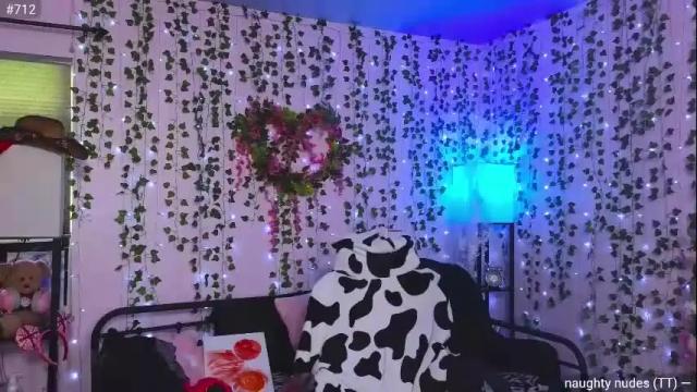 Image 3 of naughty_bella99 Stream on Chaturbate on 1 month ago