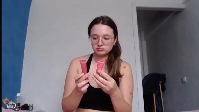 Image 2 of naughty_christie Stream on Chaturbate on 1 month ago