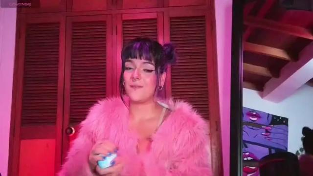 Thumbnail 1, naughty_em_17's Stream at Chaturbate, 13 months ago