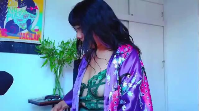 Image 7 of naughty_em_17 Stream on Chaturbate on 2 months ago