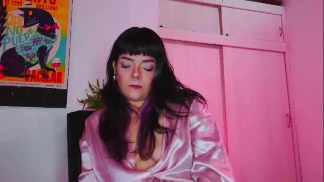 Image 4 of naughty_em_17 Stream on Chaturbate on 2 months ago