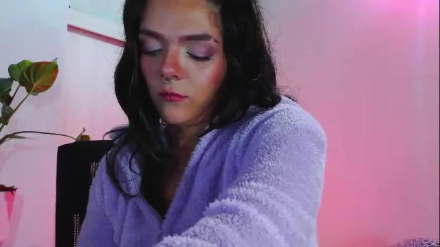 Image 12 of naughty_em_17 Stream on Chaturbate on 11 days ago