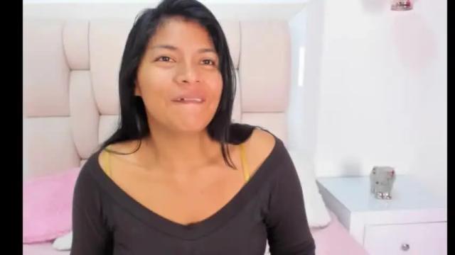 Image 3 of naughty_emilly Stream on Chaturbate on 16 months ago