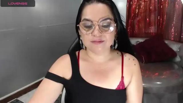 Image 10 of naughty_milfxx Stream on Chaturbate on 19 months ago