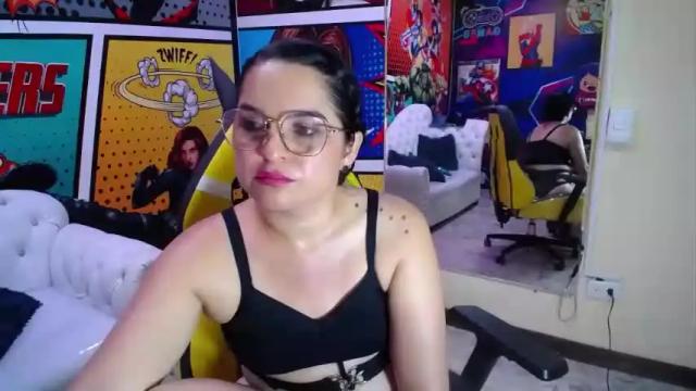 Image 11 of naughty_milfxx Stream on Chaturbate on 19 months ago