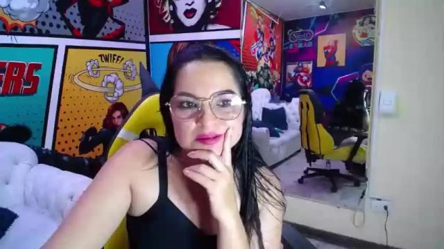 Image 3 of naughty_milfxx Stream on Chaturbate on 19 months ago