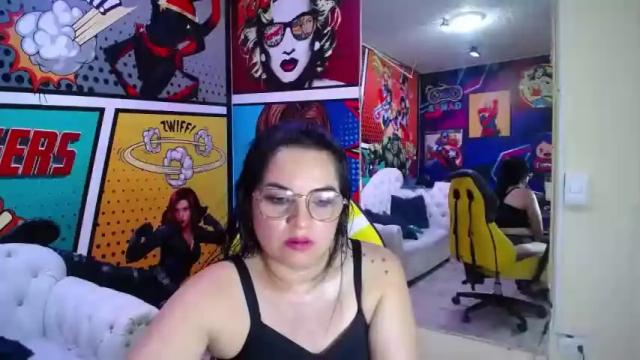 Image 6 of naughty_milfxx Stream on Chaturbate on 19 months ago