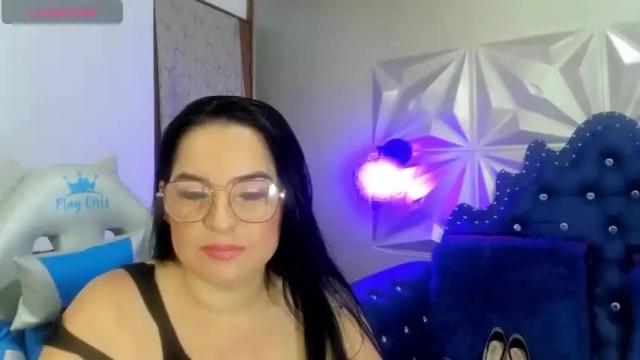 Thumbnail 1, naughty_milfxx's Stream at Chaturbate, 19 months ago