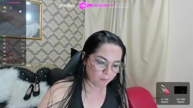 Image 6 of naughty_milfxx Stream on Chaturbate on 19 months ago
