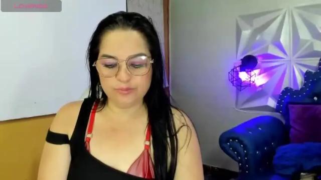 Image 3 of naughty_milfxx Stream on Chaturbate on 19 months ago