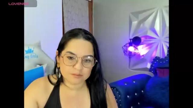 Image 10 of naughty_milfxx Stream on Chaturbate on 18 months ago