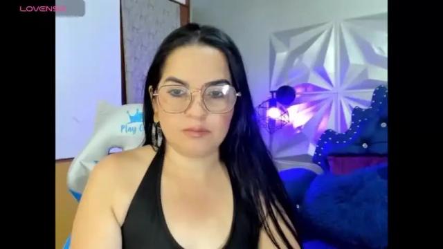 Image 2 of naughty_milfxx Stream on Chaturbate on 18 months ago
