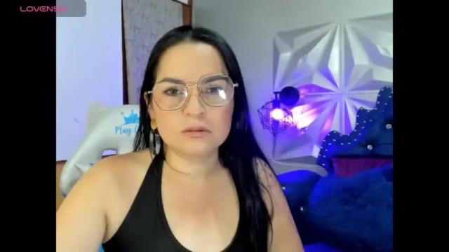 Image 3 of naughty_milfxx Stream on Chaturbate on 18 months ago