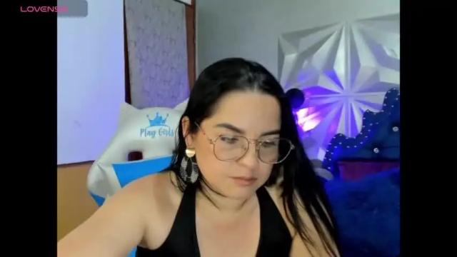 Image 4 of naughty_milfxx Stream on Chaturbate on 18 months ago